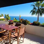 R7- Luxury With Ocean Views *
