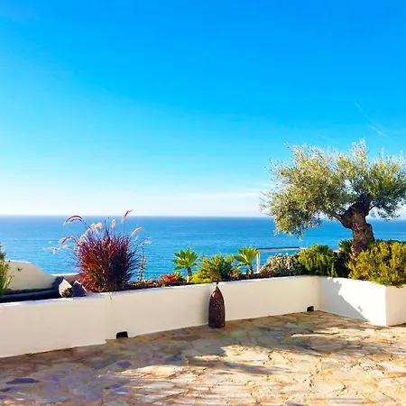 R7- Luxury With Ocean Views