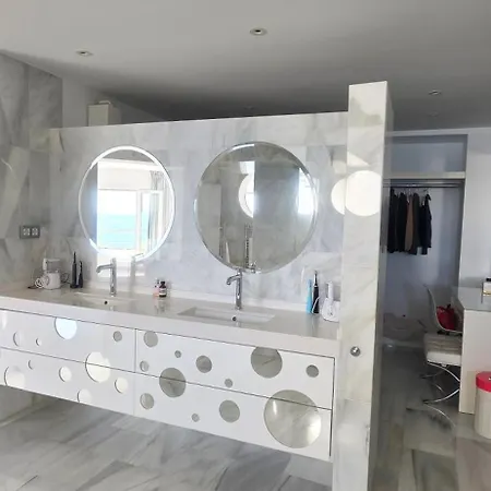 Villa R7- Luxury With Ocean Views *