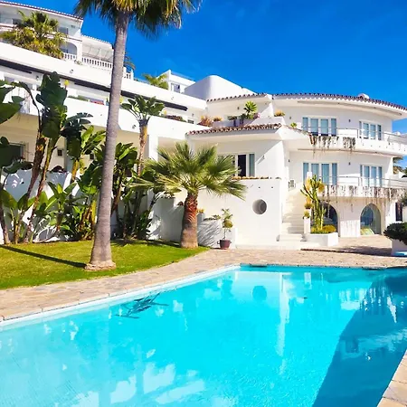 R7- Luxury With Ocean Views *