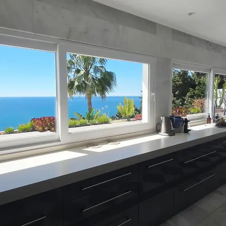 Villa R7- Luxury With Ocean Views *